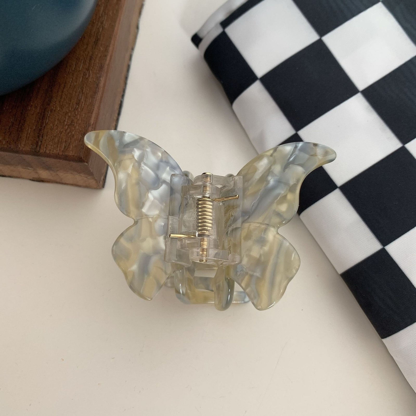 Tortoise Texture Butterfly Claw Clip
